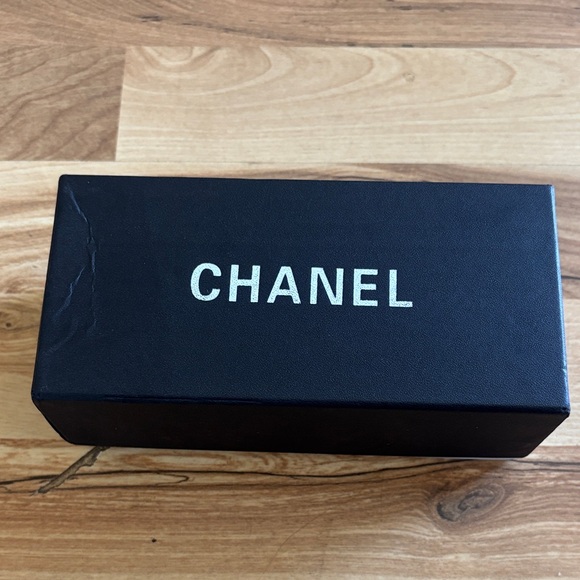 CHANEL White Sunglasses with Brown Lenses.  New In Box.  Square Style. - Picture 11 of 11